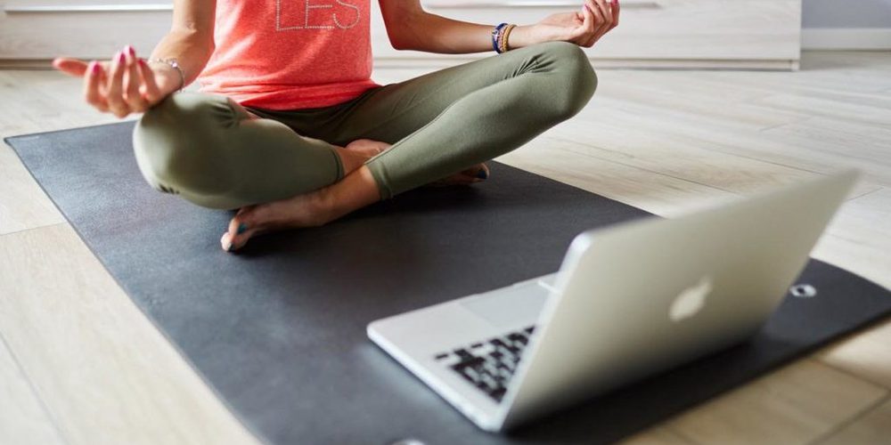 Online yoga 1024x683